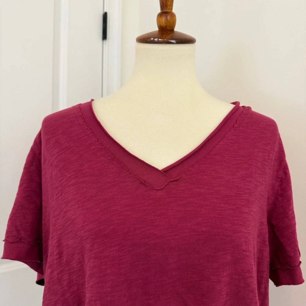 NWT PROJECT SOCIAL T V Neck Distressed Hem T‎ Shirt Berry Red Size M 100% Cotton - Picture 2 of 9